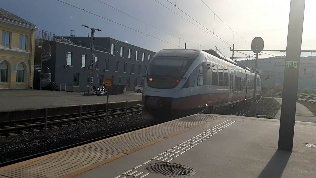 Trains at Trondheim Part 3