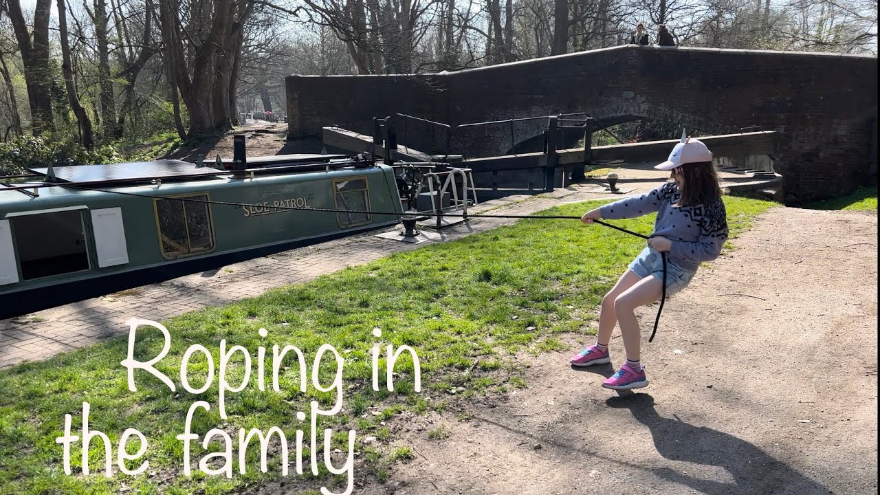 330. Narrowboat cruising through “the lock of DOOM !! and a sunken boat