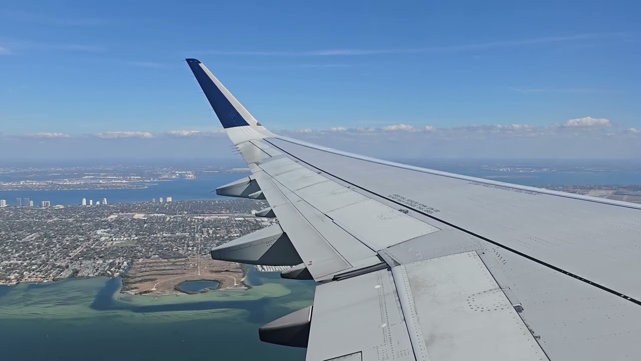 Delta A321 (N328DN) departing Tampa