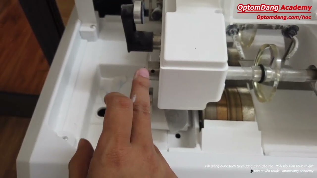 Cut 6: Cách lắp đặt vào máy mài và điều chỉnh thông số mài chính xác | Mài lắp kính thực chiến