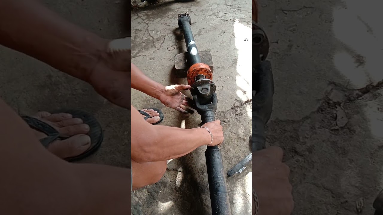 Propeller center bearing replacement and alignment