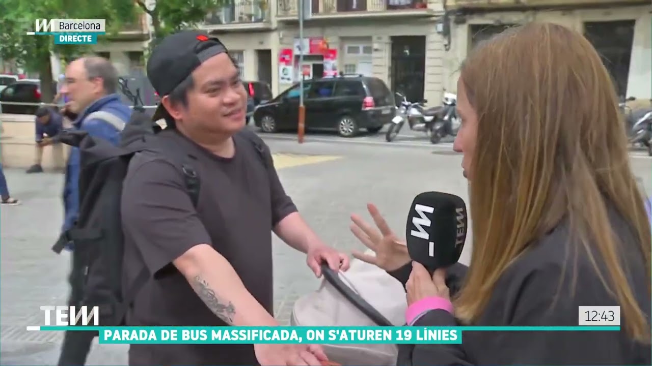 TOT ES MOU: Parada de bus amb 19 línies