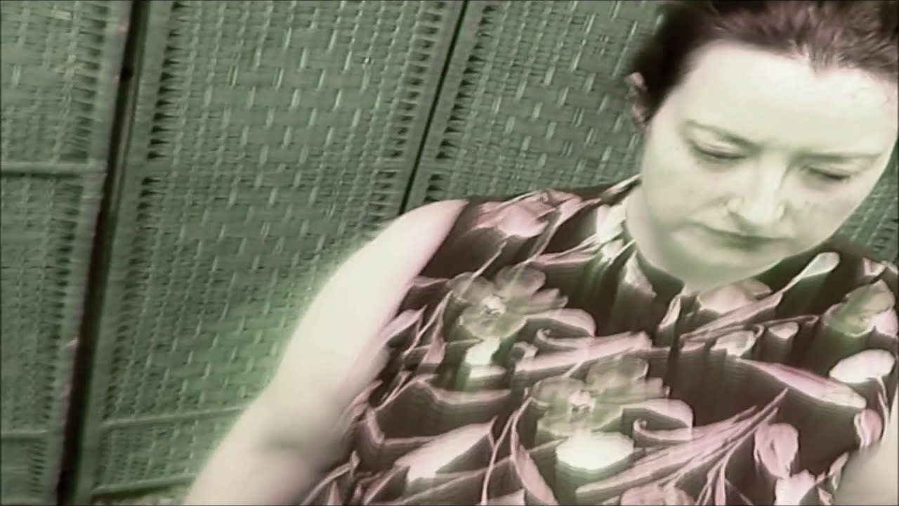 Antonomasia feat Sonia Maremágnum - Live it up (Videoclip)