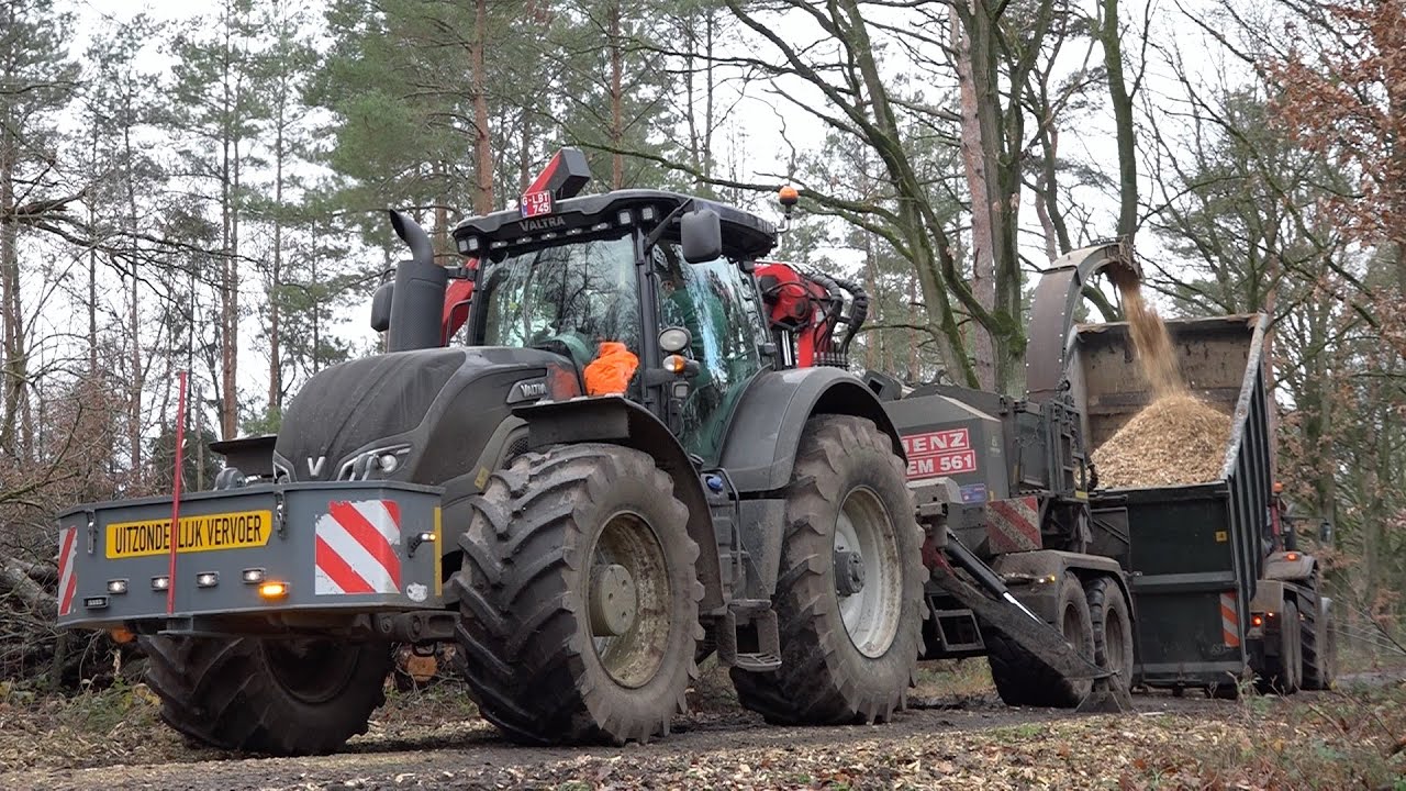 Valtra S374 met Jenz hem561 algemene bosbouw VanderVelden. Hout chipper/wood chipper/ holtzhacksler