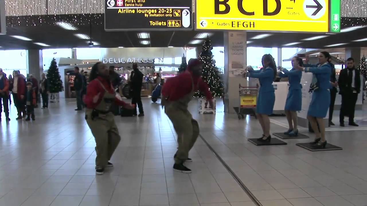 Onverwachts entertainment Schiphol 2010