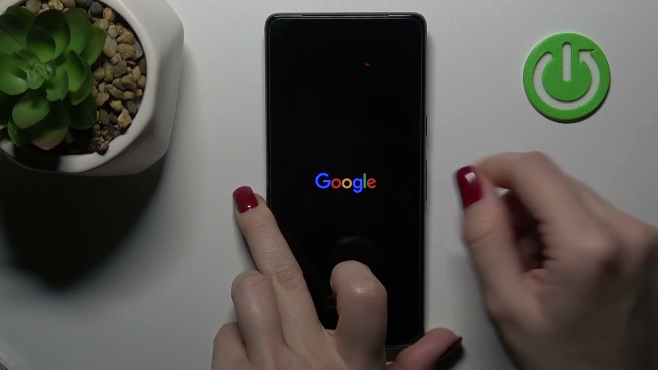 GOOGLE Pixel 7 - How To Switch On Phone