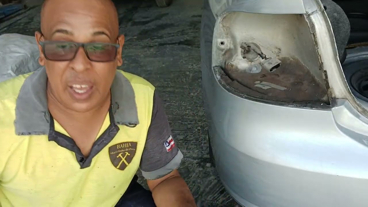 Dica como se trocar lanterna traseira do voyage 2010 e trocas de l&acirc;mpadas queimadas f&aacute;cil e r&aacute;pido !
