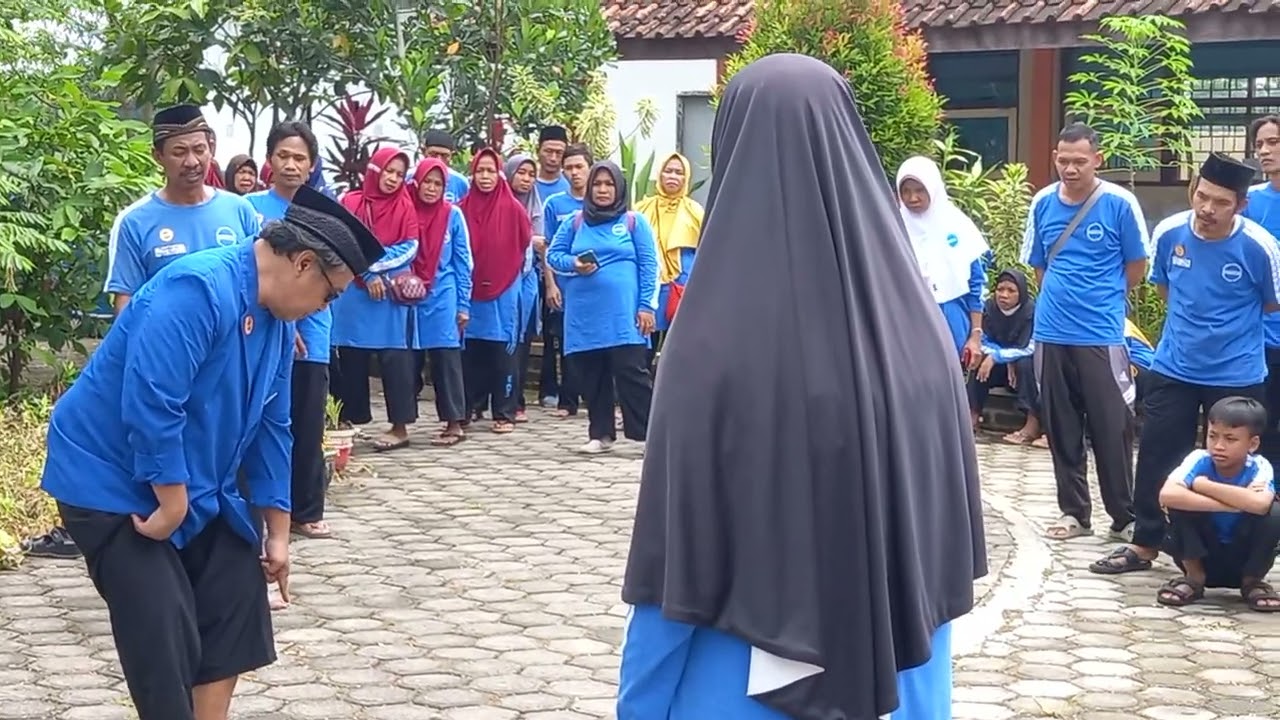 UJIAN KENAIKAN TINGKAT MAHATMA DI AULA SMA N 1 KESESI PEKALONGAN , BERSAMA KAJAR BAPAK TATA