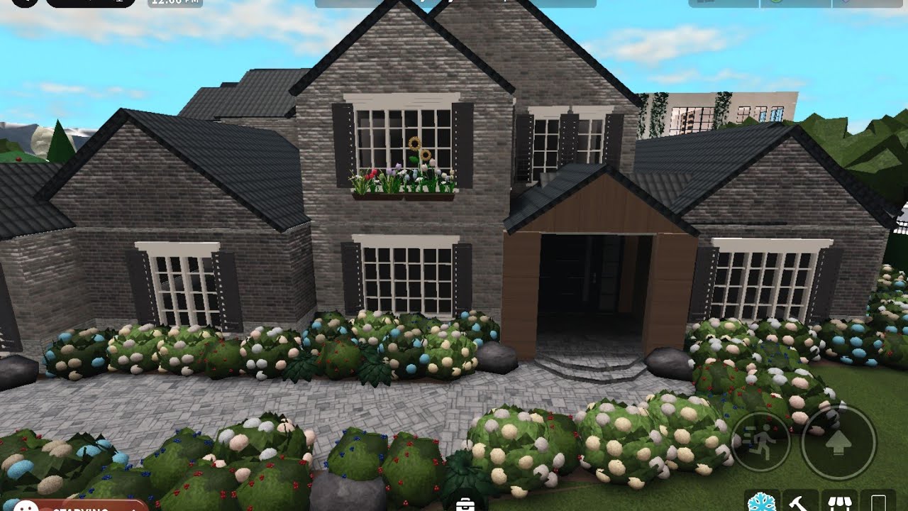 Traditional House Build in Bloxburg