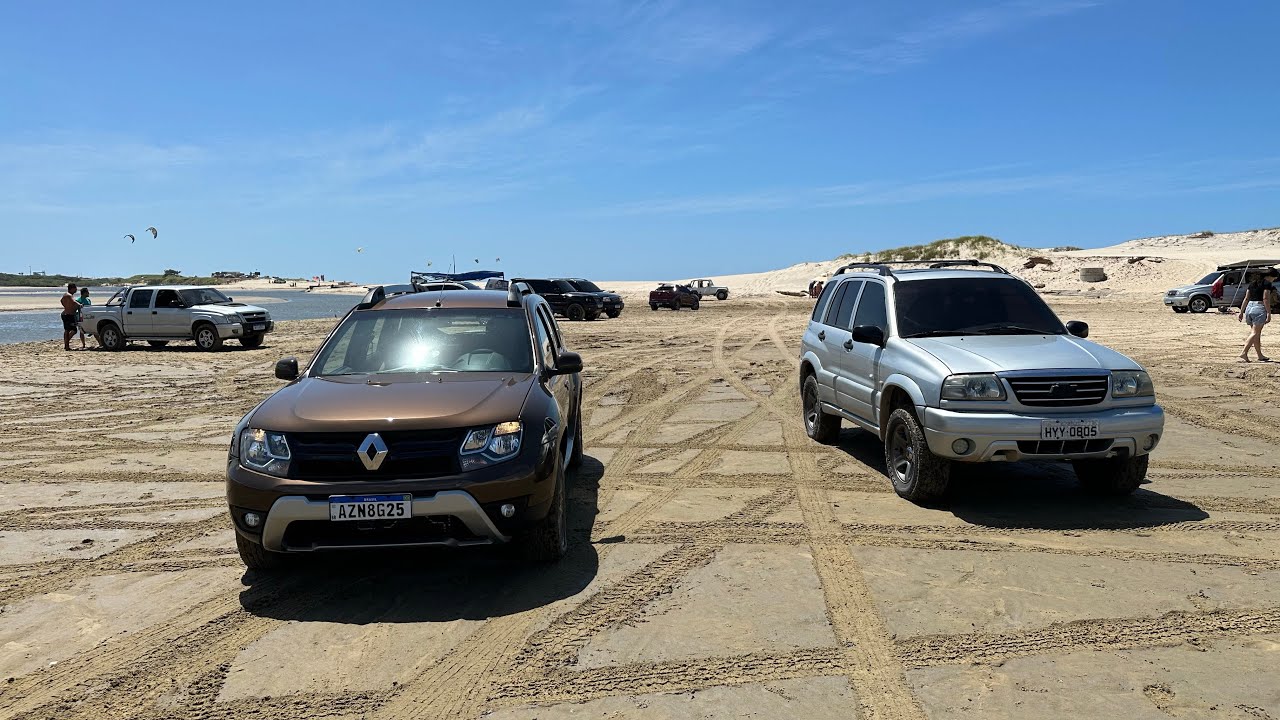 DUSTER 4x4 é GM TRACKER 4x4. Off-road.