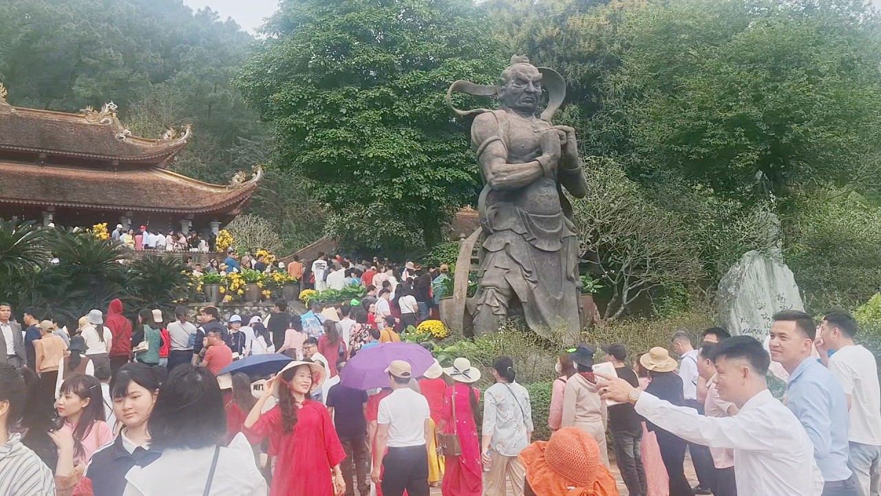 Sốc' Cảnh Người Đi Trẩy Hội Ở Chùa Địa Tạng Phi Lai Tự Ninh Bình | Quach trinh tv.