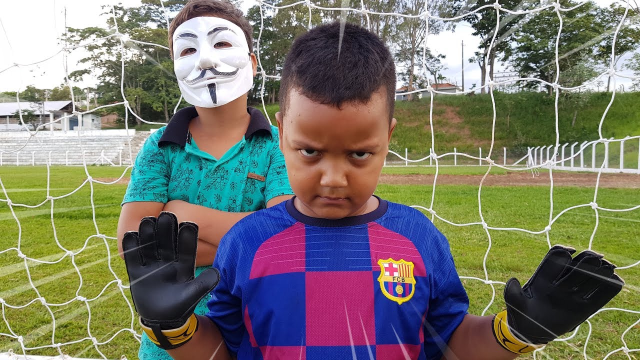 FELIPE TOYS VIROU GOLEIRO E MENINO MISTERIO INTIMIDOU