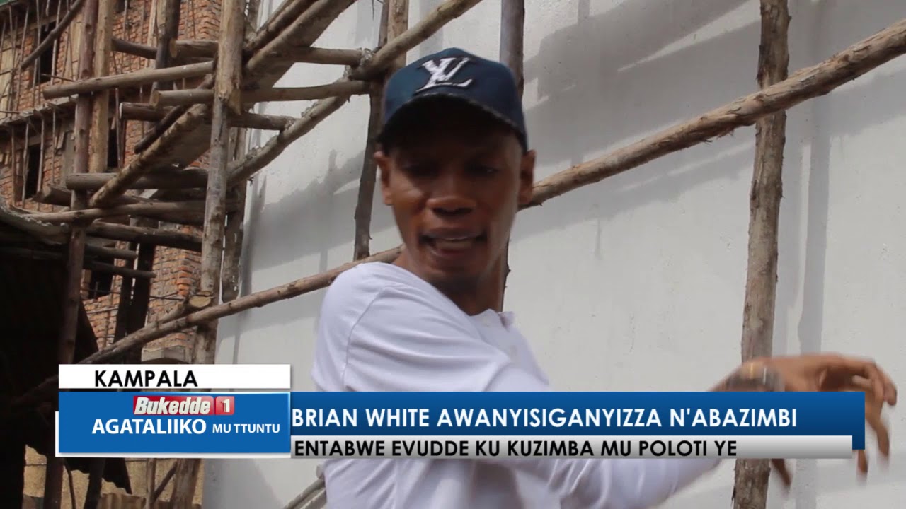 Brian White awanyisiganyizza n'abazimbi