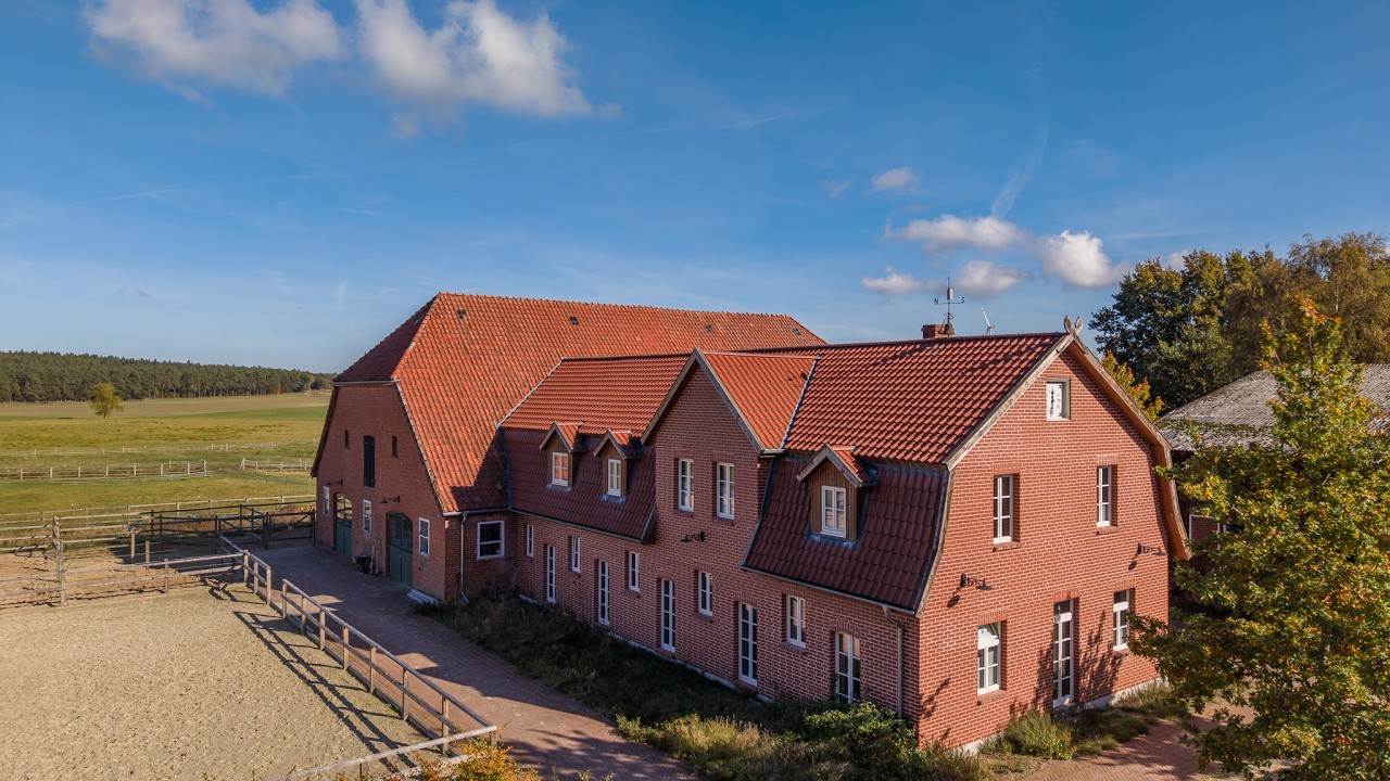 Immobilie erfolgreich verkaufen mit Landhaus Immobilien Meerregion e.K.   4K - UHD