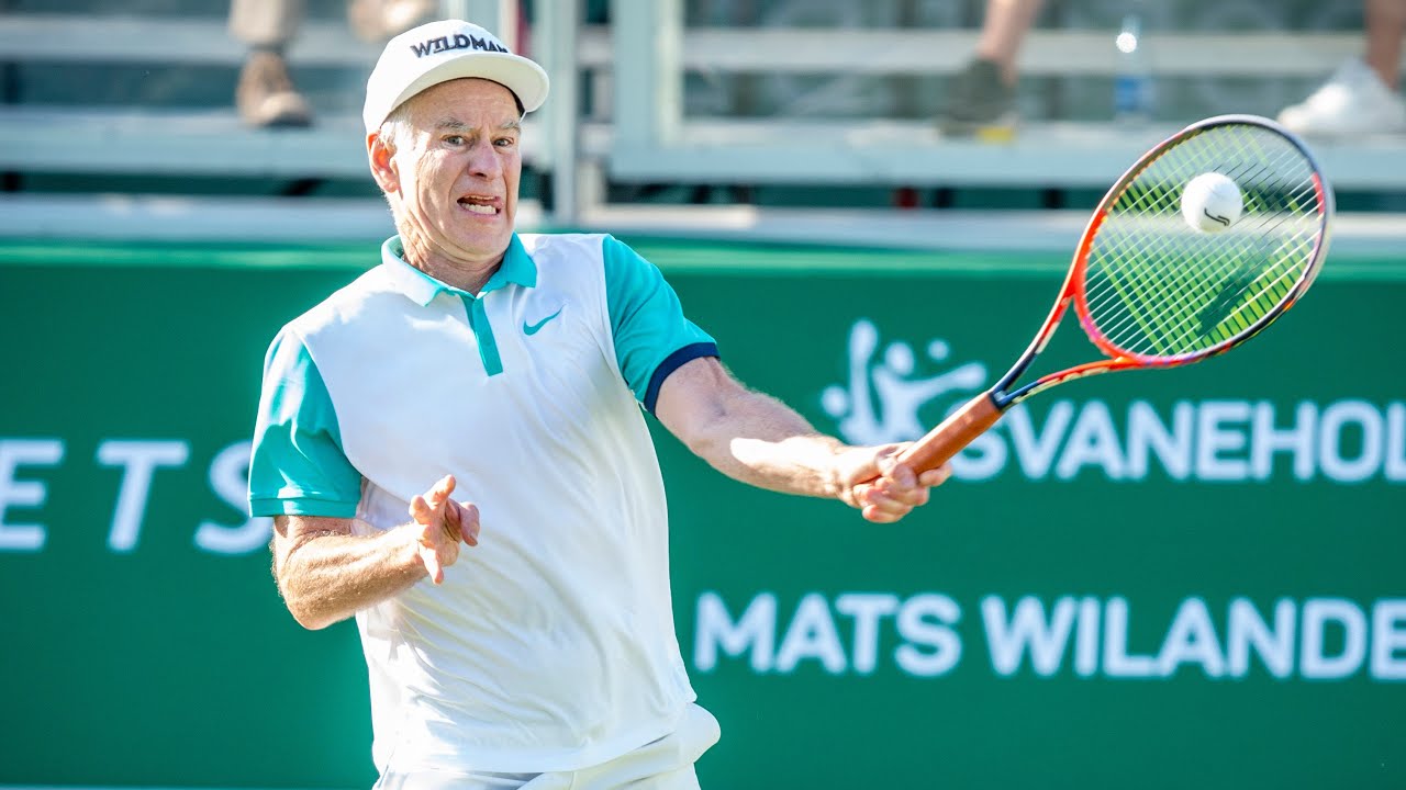 John McEnroe, 60, visar formen i Skåne