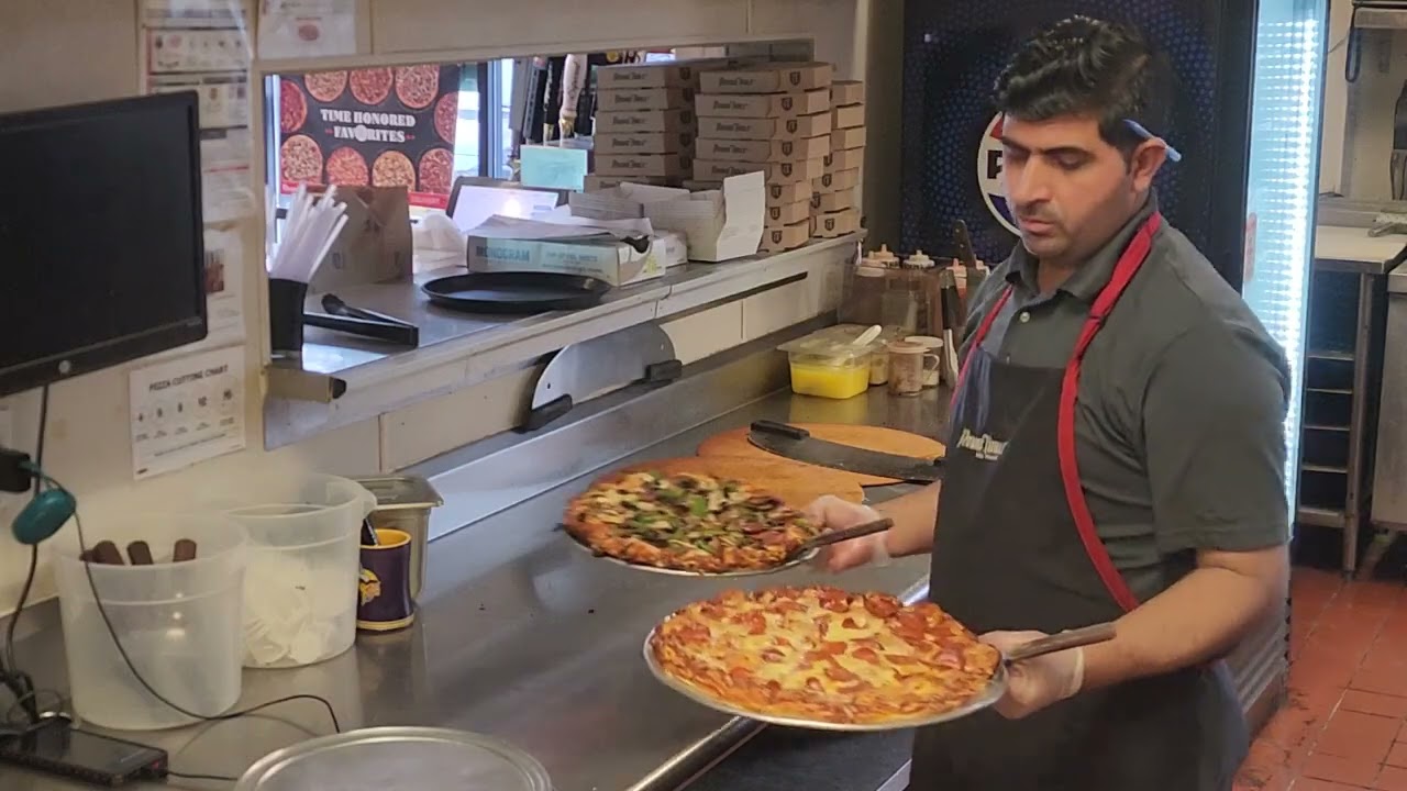 ROUND TABLE PIZZA  #usa #pizza #food #fastfood #pizzalover #italianfood #pizzafood #pizzatime #Lodi