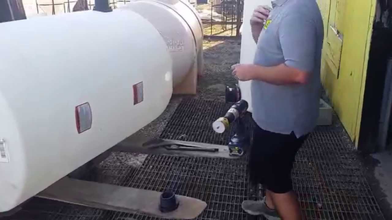 Install a Bulkhead Fitting Into a Plastic Tank