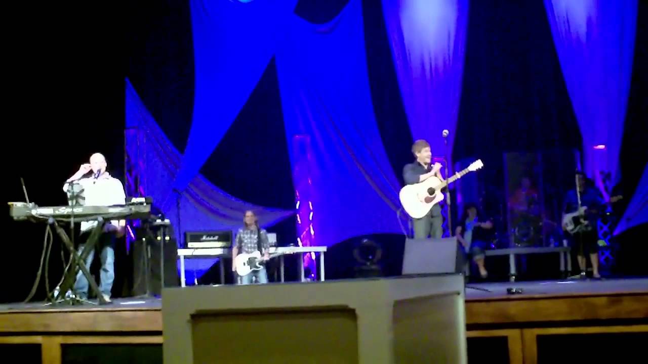 Paul Baloche and Christopher Duffley sing 