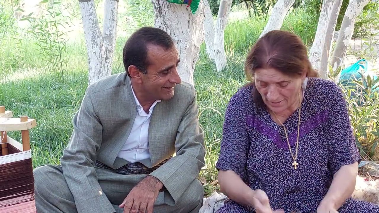 لەگەڵ ژنەدەست ڕەنگینی دیانان