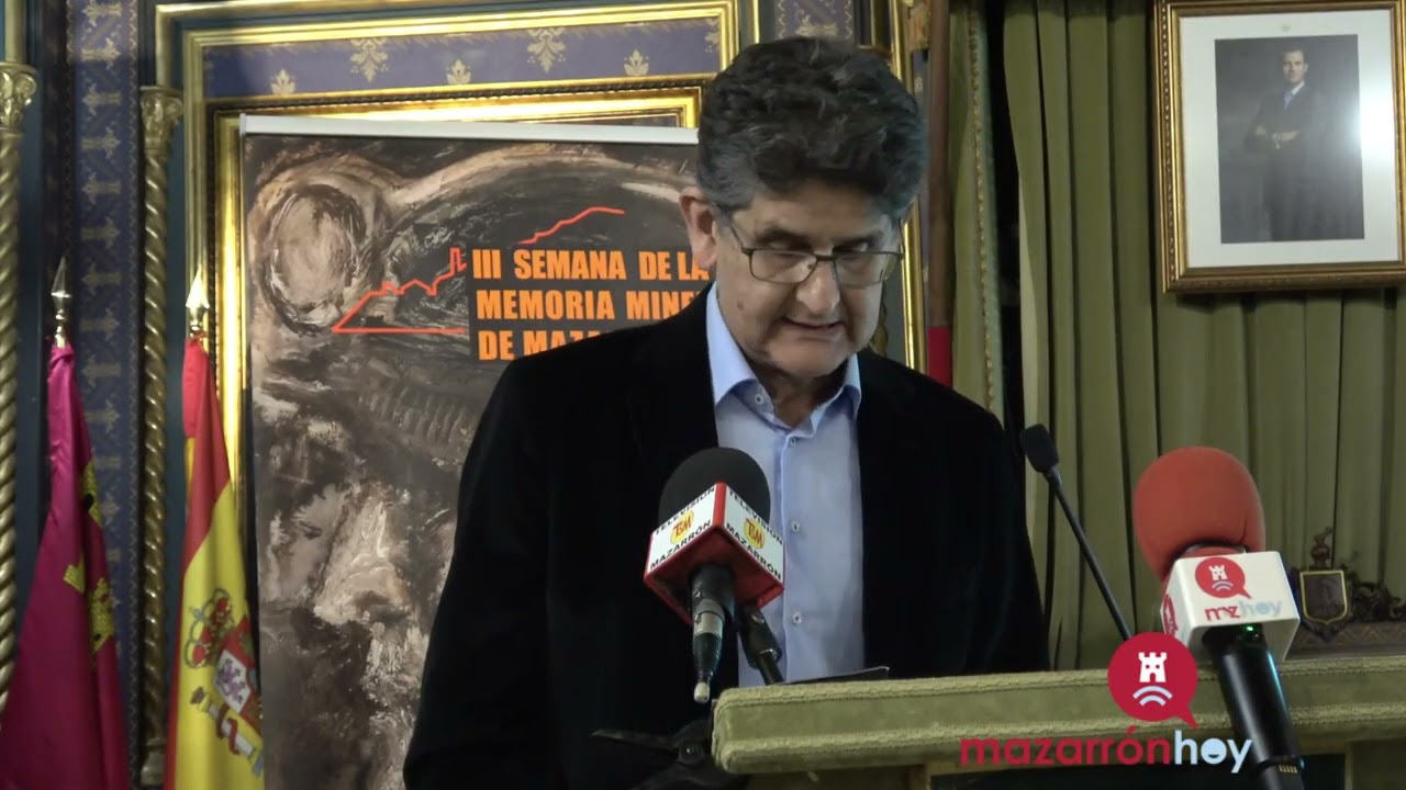 Conferencia“De la mina al hospital: Ponente: Alfredo Menéndez Navarro