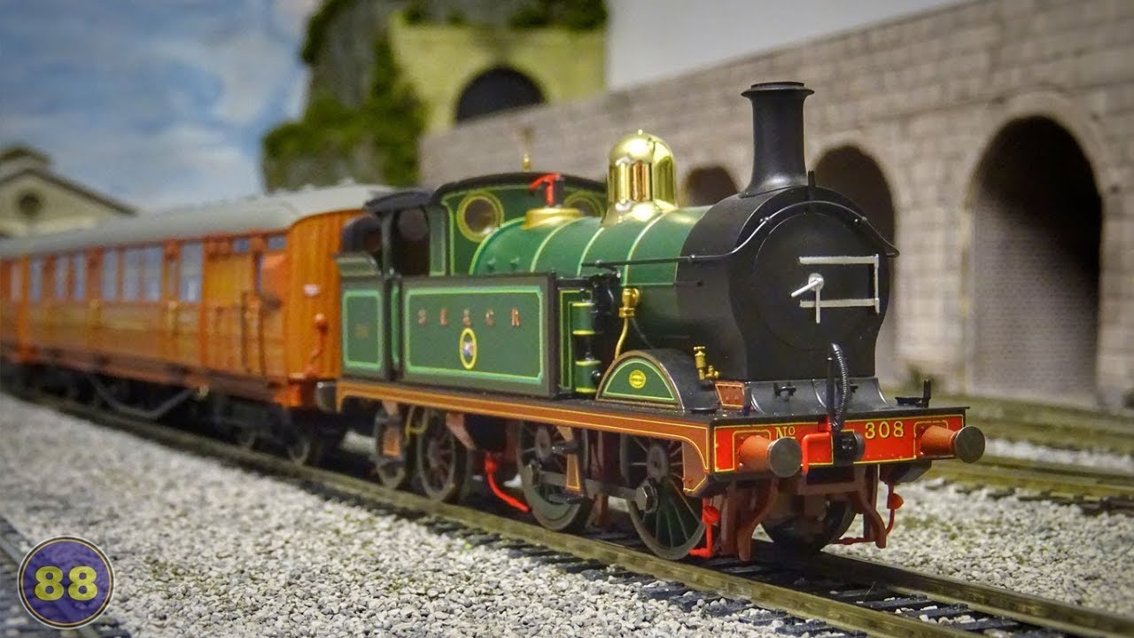 Hornby SECR H Class 0-4-4T - Model Trains with Real Sound