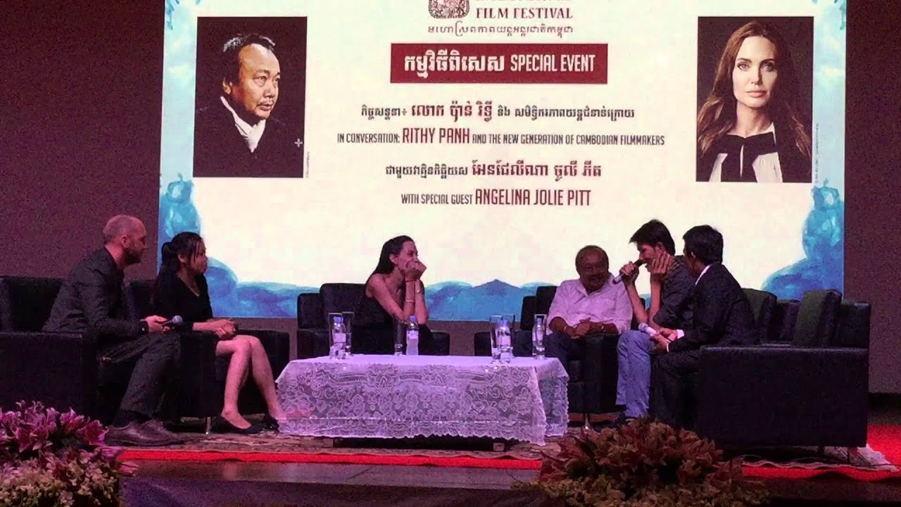 Angelina Jolie shouted out to Brad Pitt