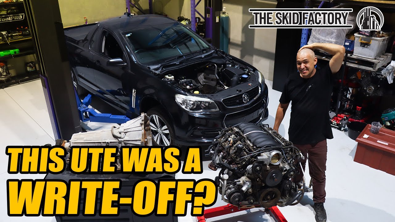 Разбираем на части двигатель отличного Holden VF Ute!