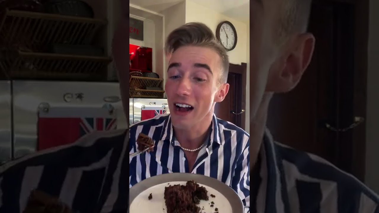 Дилан Холлис &mdash; шоколадный майонезный торт (рецепт из TikTok Vintage)