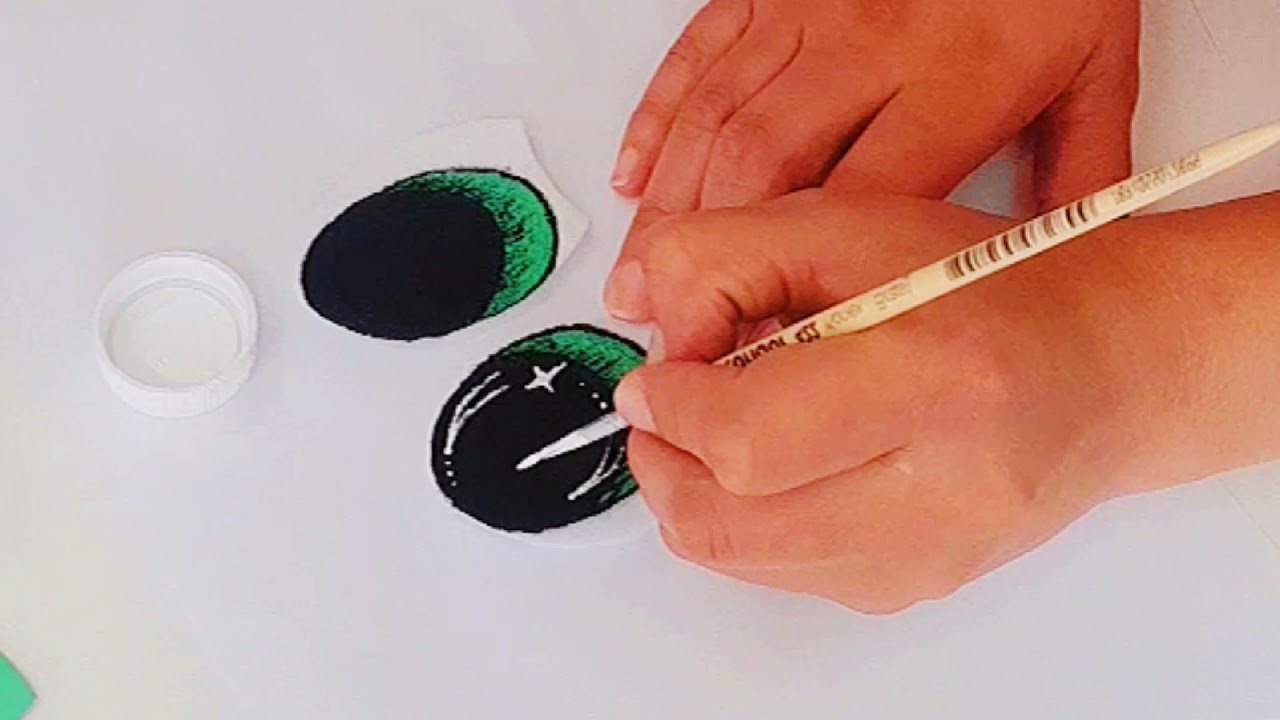 PINTANDO OJITOS EN PAÑO LENCY