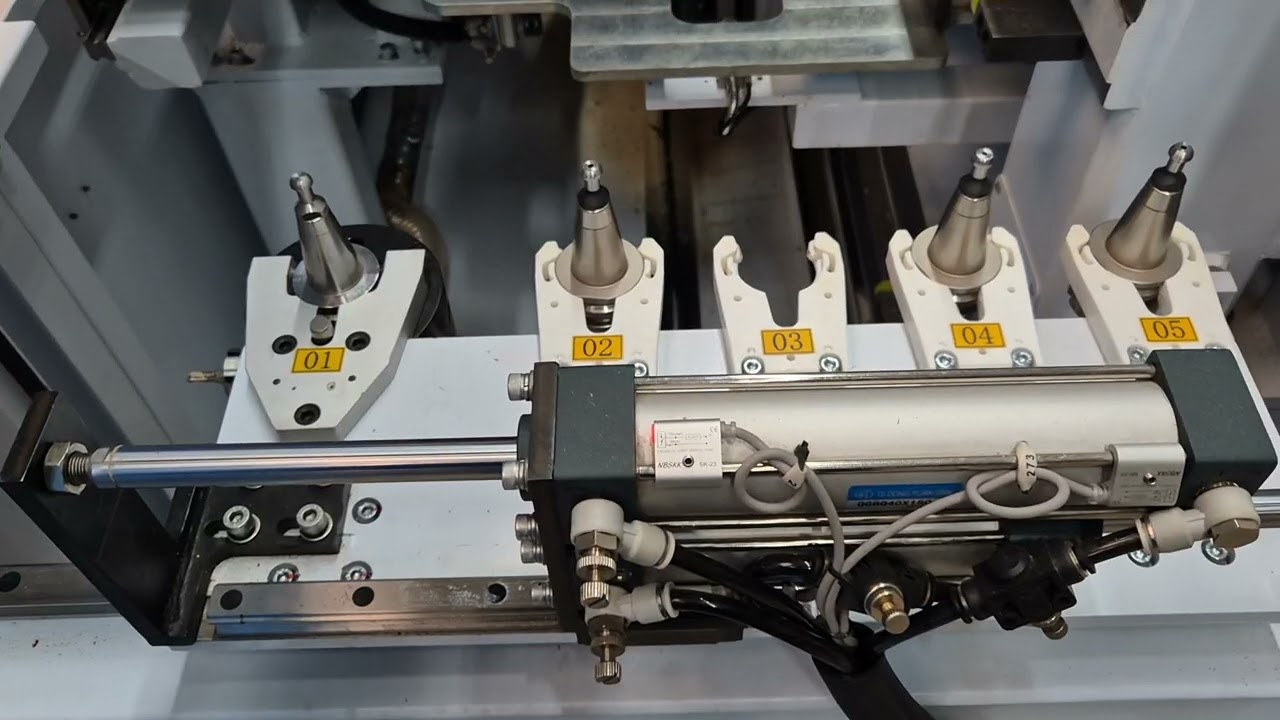 6 Seiten Bohrmaschine Quick CNC KQ 63E von Wehrmann Holzbearbeitungsmaschinen