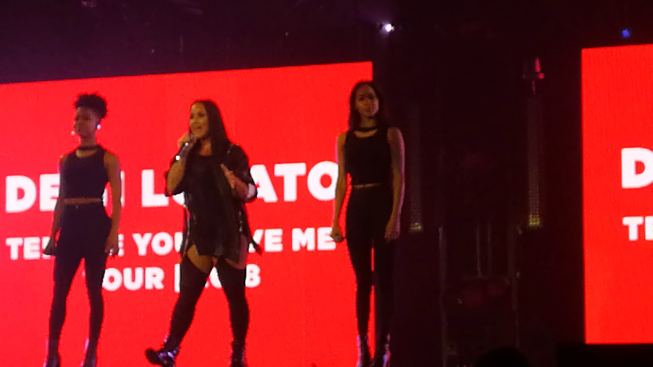 Demi Lovato - Give Your Heart A Break  (AFAS Live, Amsterdam, June 18th)