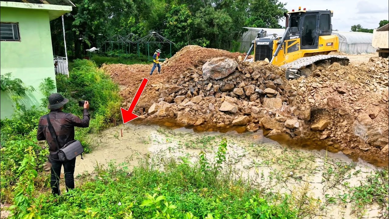 Dozer DH17C3 Filling The Gap The Perfect Project Using Large Pusher Stone Was Successfully Completed