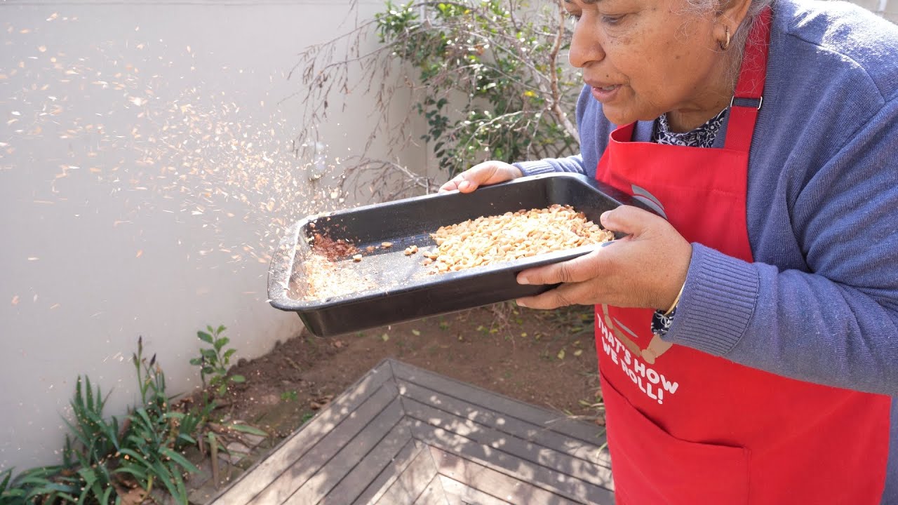 Making plain nuts chutney - nuts chutney without the dhania and mint