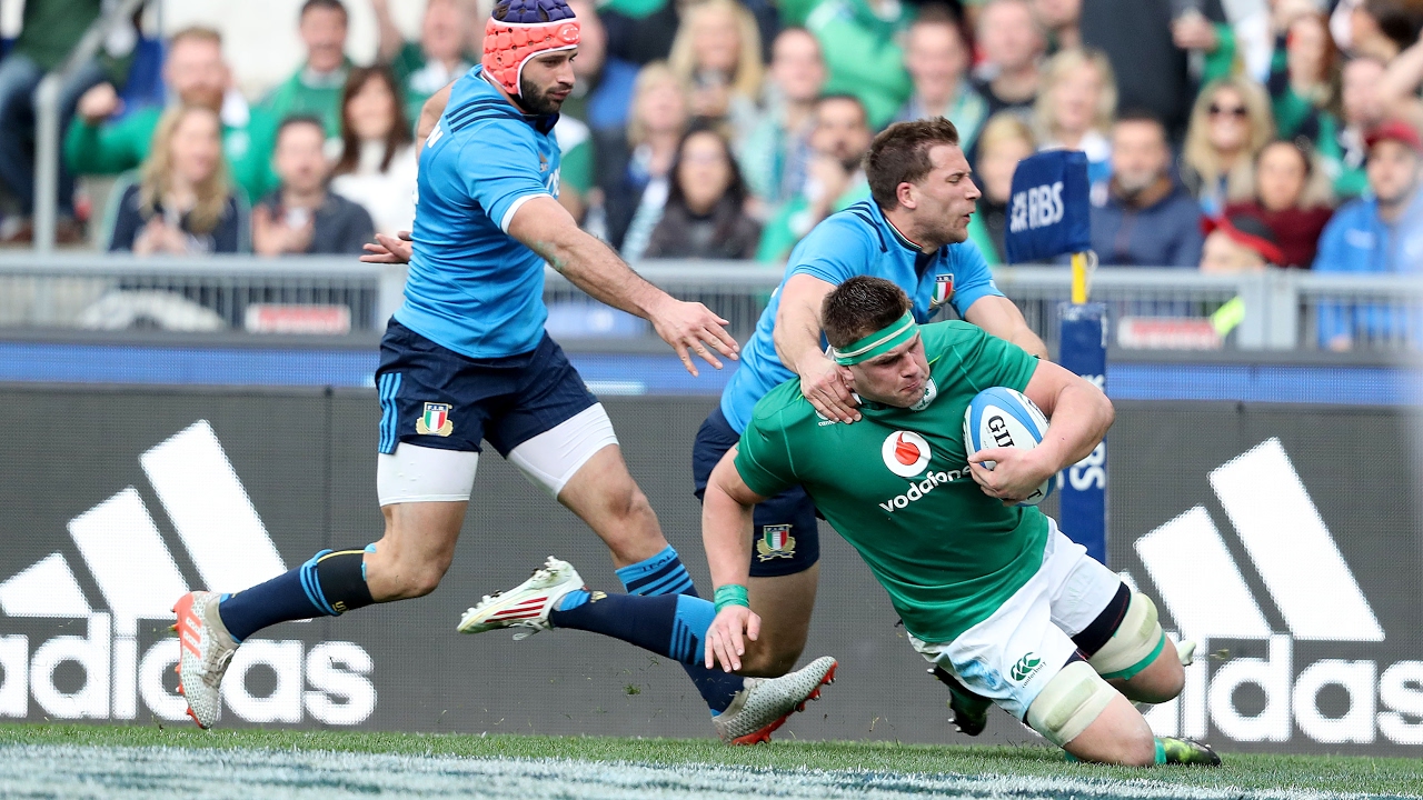 CJ Stander scores his hat-trick try after storming run! | RBS 6 Nations