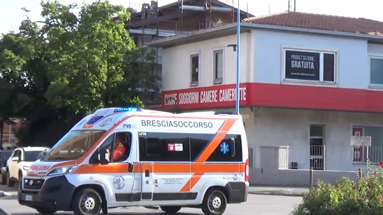 Ambulanza fiat ducato Bresciasoccorso n 44 in sirena a brescia