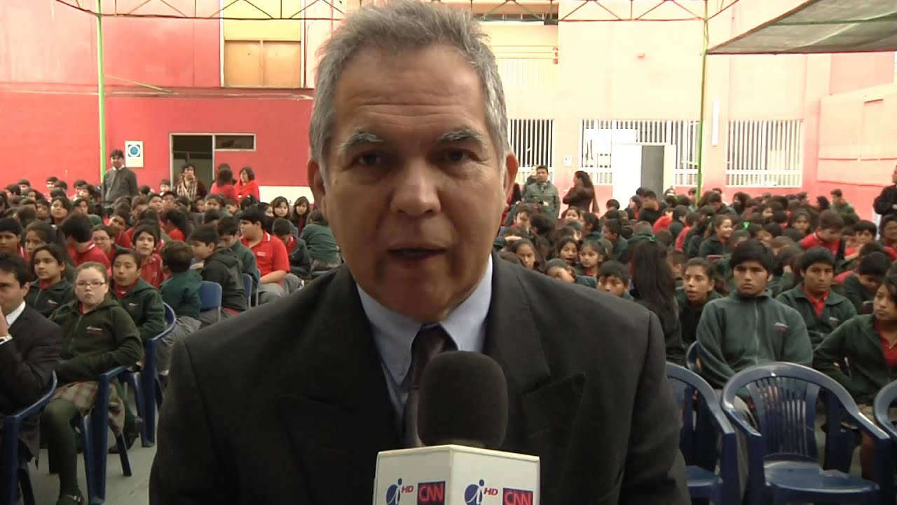 ENTREGAN BONO LOGRO ESCOLAR EN COLEGIO HISPANO ITALIANO - Iquqiue TV