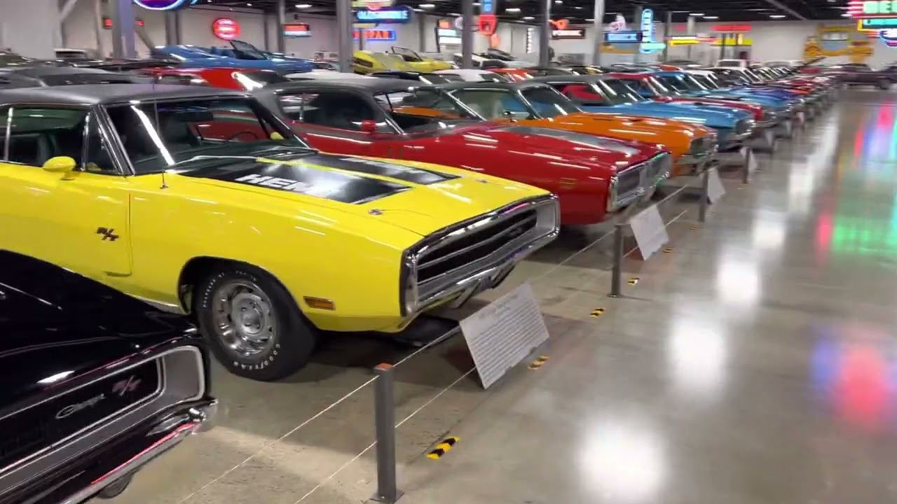 КОЛЛЕКЦИЯ БРАТЬЕВ Тур по Mopars! Лучшая коллекция автомобилей в мире.