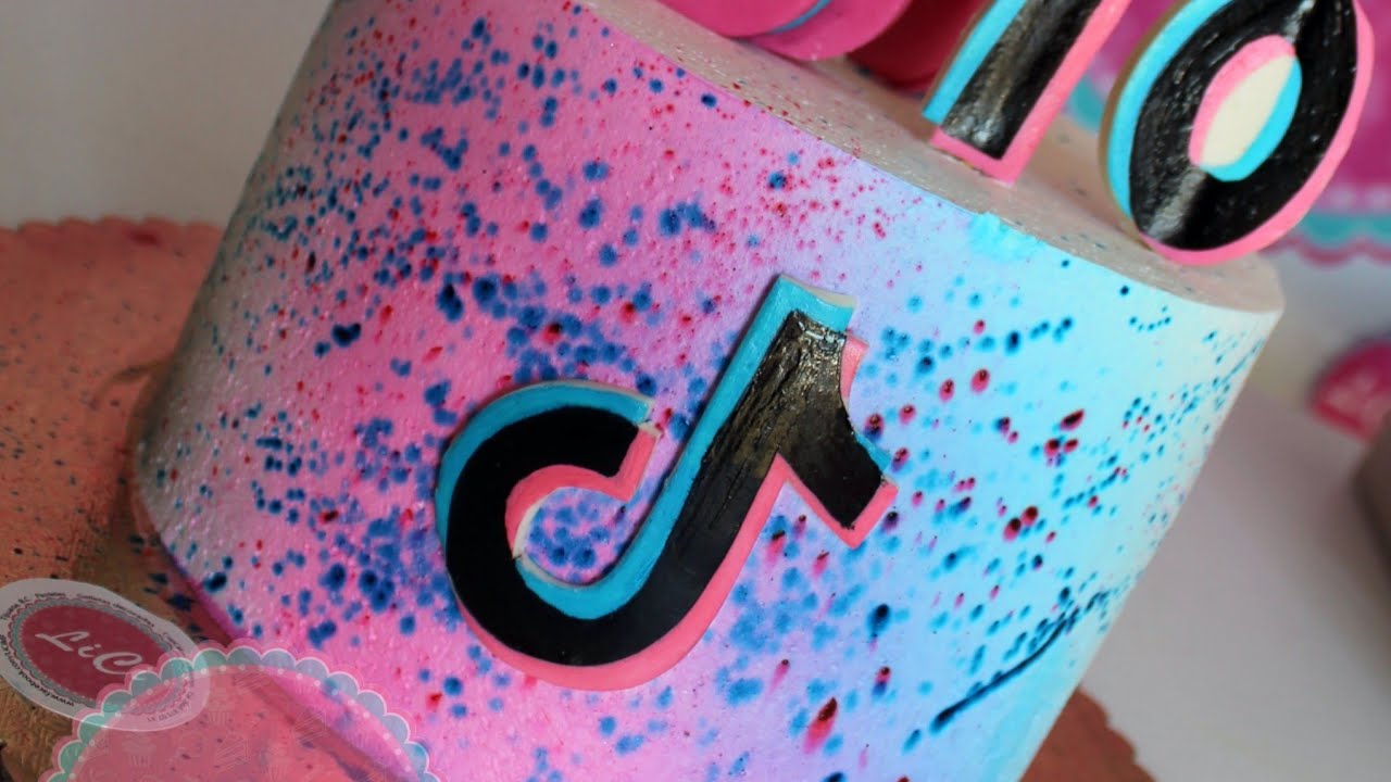 Pastel pintado con atomizador