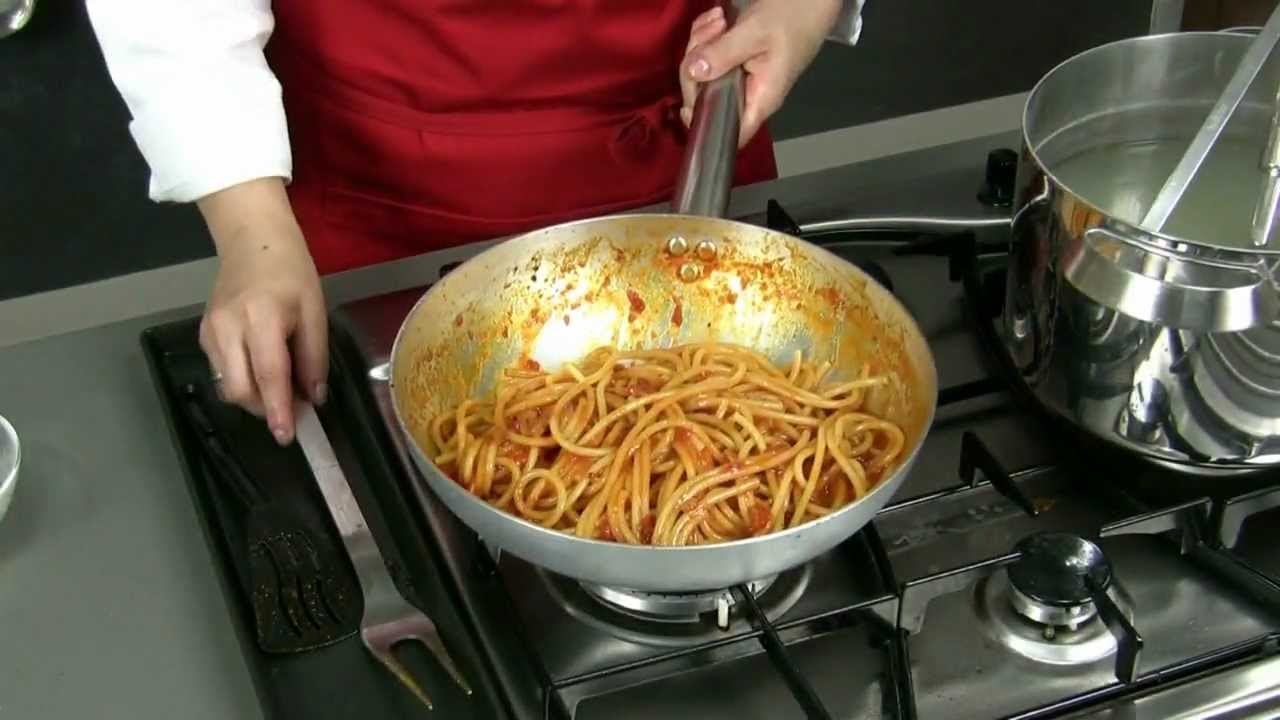 Bucatini all'amatriciana
