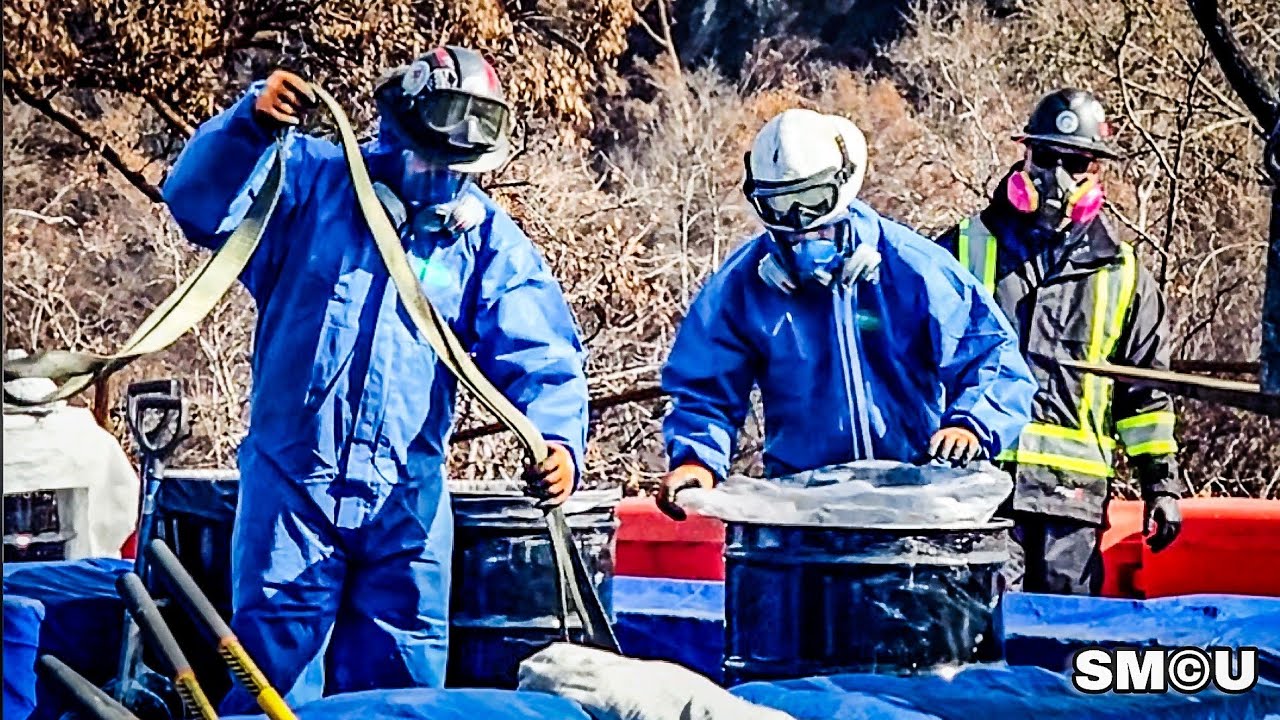 𝗕𝗨𝗥𝗡 𝗭𝗢𝗡𝗘 𝗛𝗔𝗭𝗔𝗥𝗗𝗦: EPA Safely Neutralizes Lithium Batteries at Topanga Toxic Waste  Removal Site
