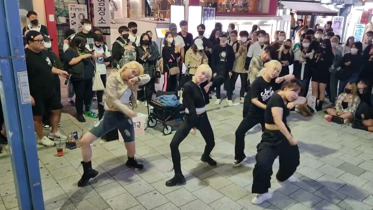FRIDAY. RED CREW. EXHILARATING FANTASTIC PERFORMANCE. HONGDAE STREET. [HEY MAMA]