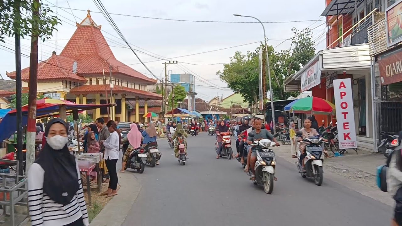 NGABUBURIT DESA PRAMBONTERGAYANG SOKO TUBAN FULL MANUSIA