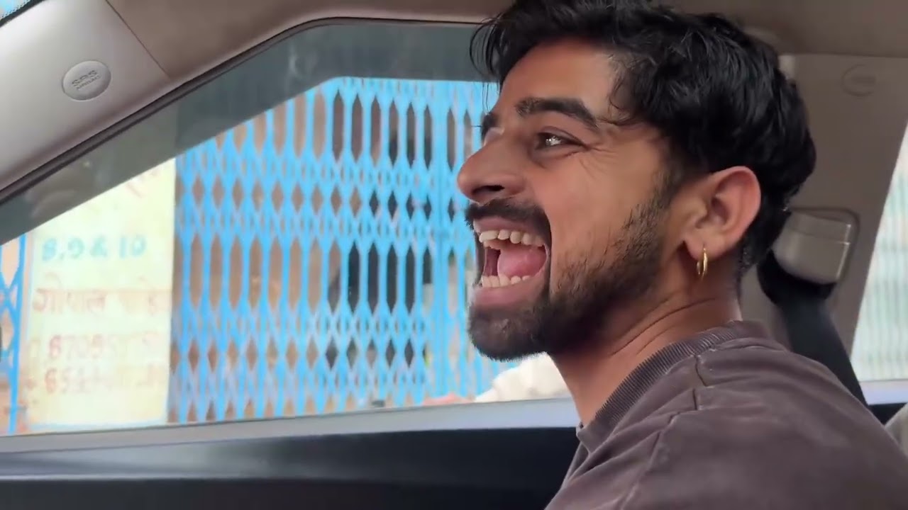 Khet mein fenk Diya bhai ko 🤣 ruki Gaya hath Tut Gaya #villagelife #farminglife #comedy#viralvideo
