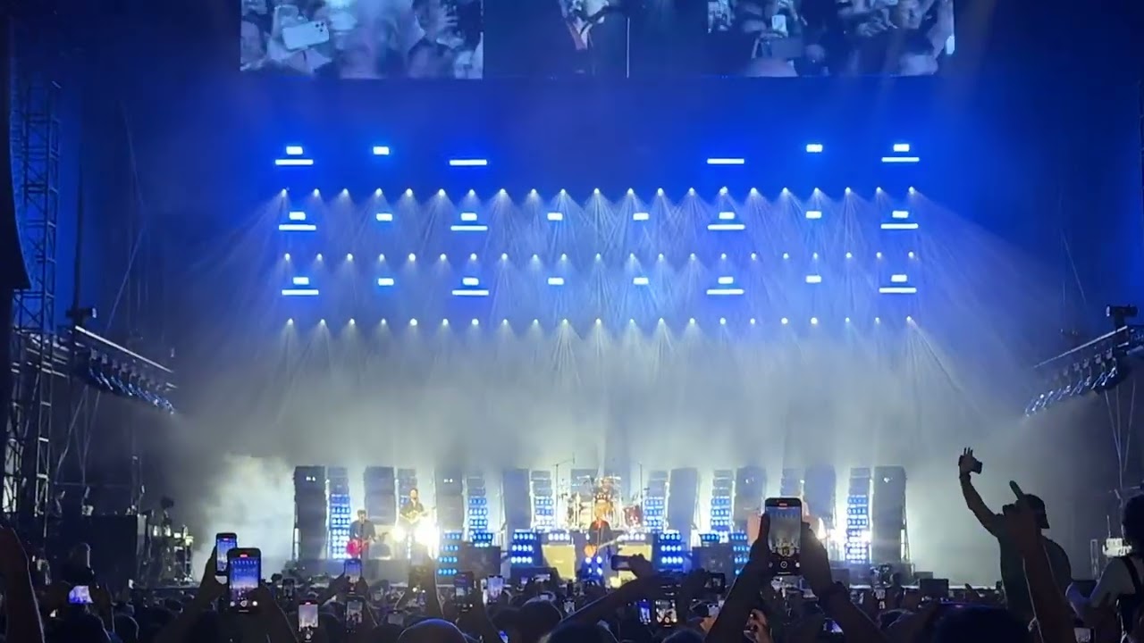 Green Day - Wake Me Up When September Ends (Live Dubai 2025)