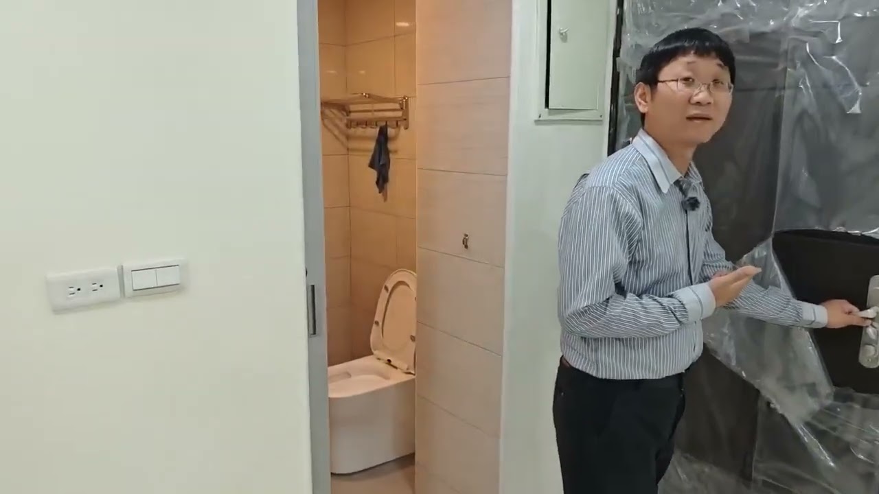 288萬買台中市東區火車站旁復興路四段全新精緻整理中高樓層景觀電梯大套房有陽台12H管理0989905453/0902319088