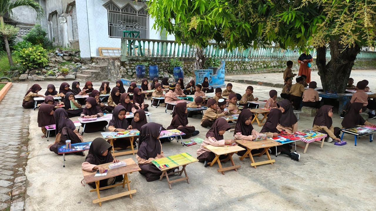 LOMBA MEWARNAI DALAM RANGKA MEMERIAHKAN HUT KEMERDEKAAN REPUBLIK INDONESIA YANG KE 80 TAHUN