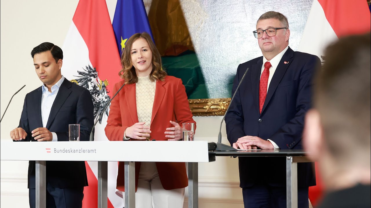 Pressekonferenz zum Kinderkopftuchverbot an Schulen