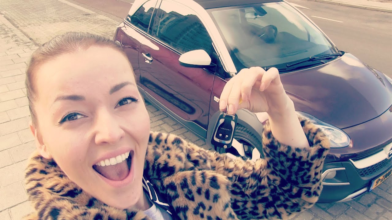 Mijn nieuwe auto! | Vloggloss 99