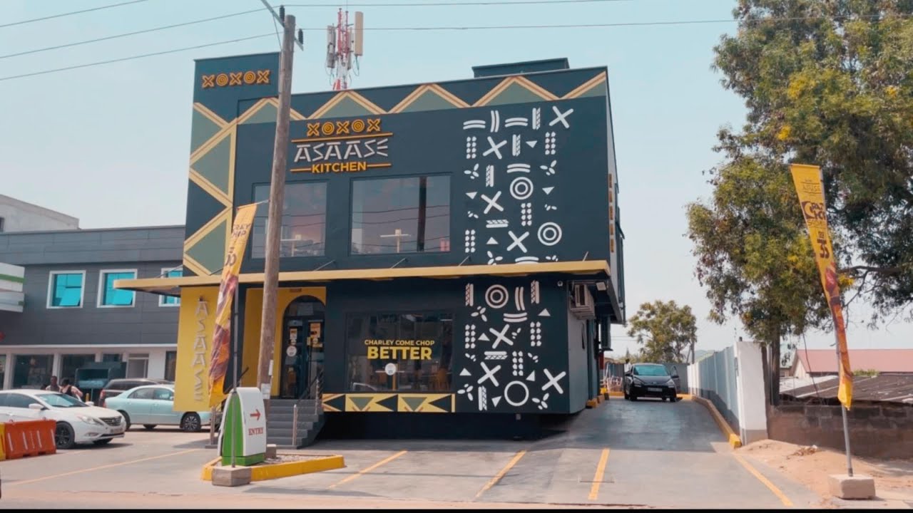 Asaase Kitchen Review! Best Place to Get Ghanaian Food in Accra 🇬🇭 Ghana.