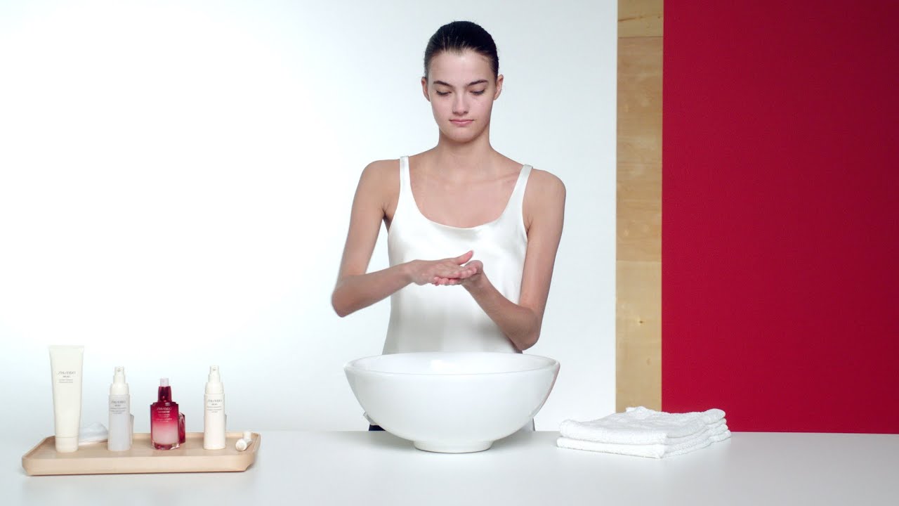 Daily Skincare Routine: Beautiful Skin in Under 3 Minutes | Beauty Expert Tips | Shiseido
